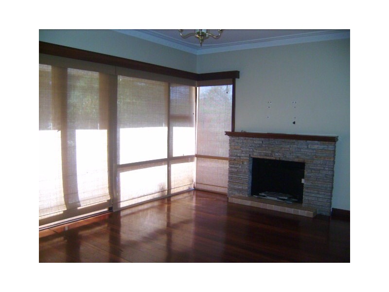 327 Eleventh Road, Brookdale WA 6112