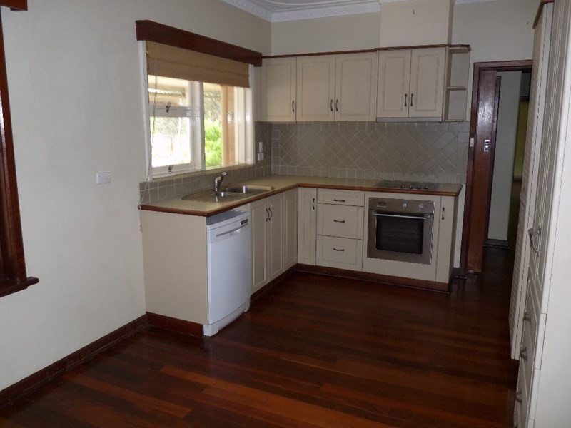 327 Eleventh Road, Brookdale WA 6112