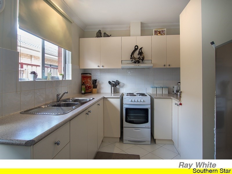 4 Glenhurst Court, Camillo WA 6111