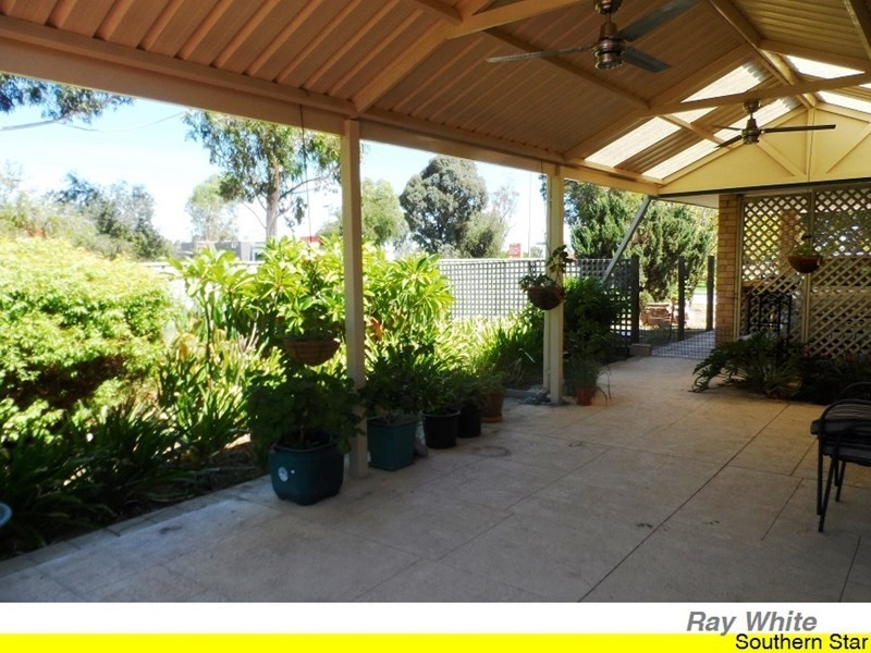 25 Lisbon Way, Seville Grove WA 6112