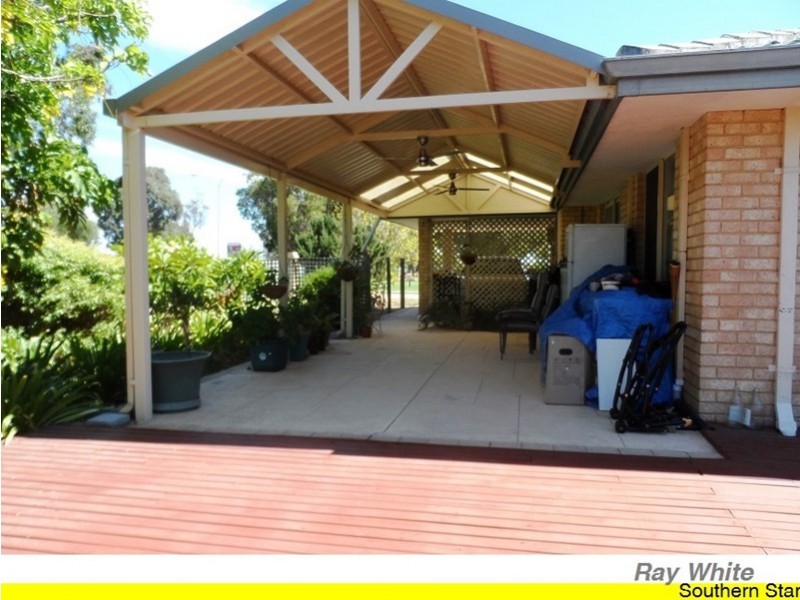 25 Lisbon Way, Seville Grove WA 6112