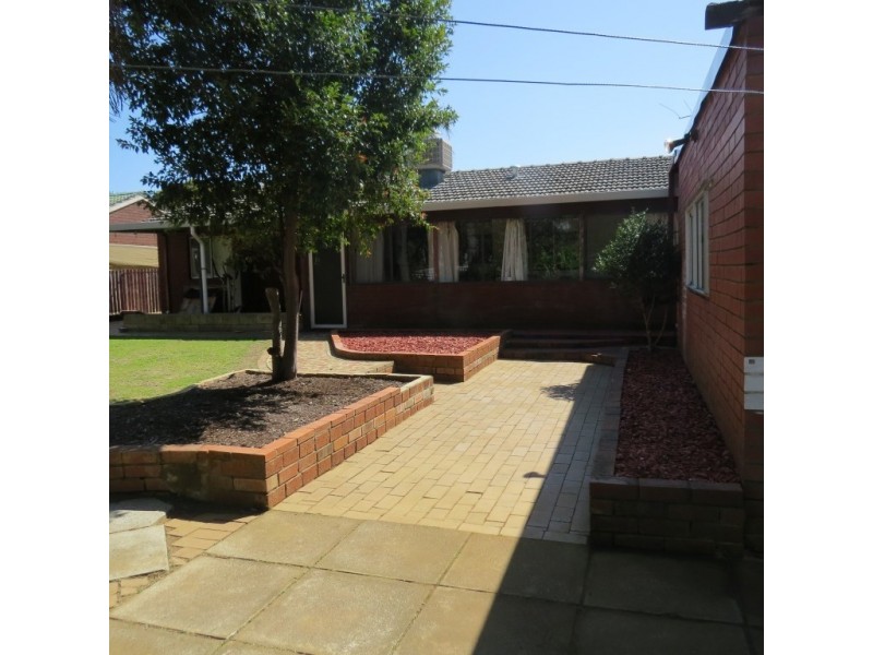 22 Banksia Road, Camillo WA 6111