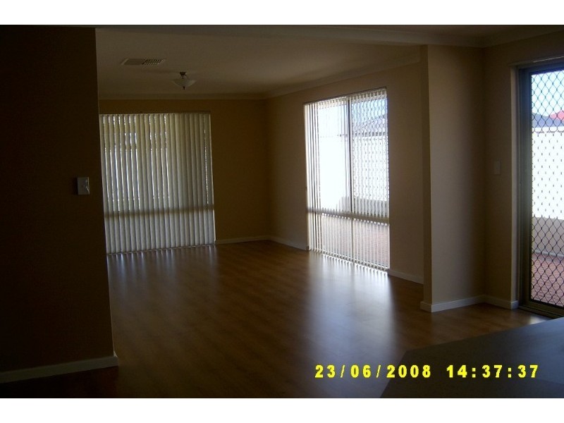 123 Seville Drive, Seville Grove WA 6112