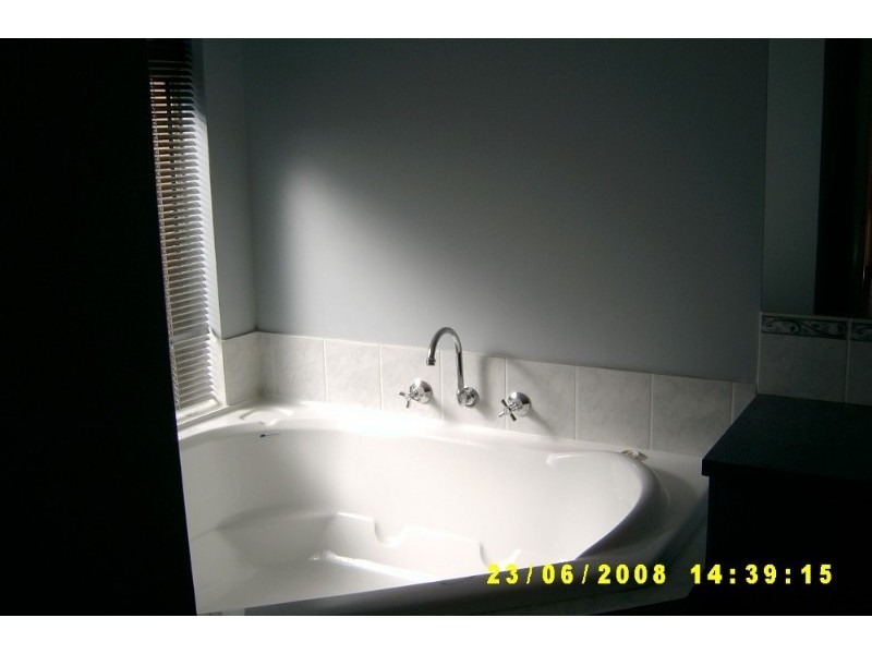 123 Seville Drive, Seville Grove WA 6112