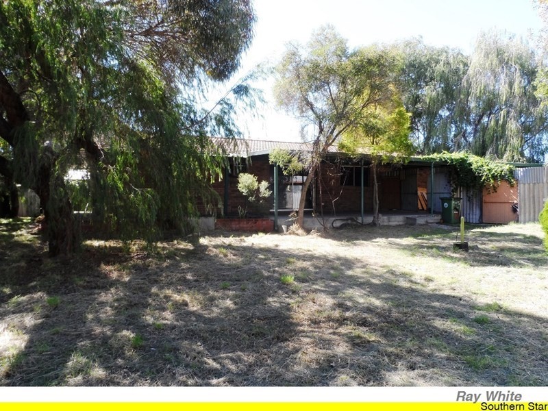 12 Logpine Crescent, Camillo WA 6111