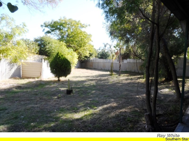 12 Logpine Crescent, Camillo WA 6111