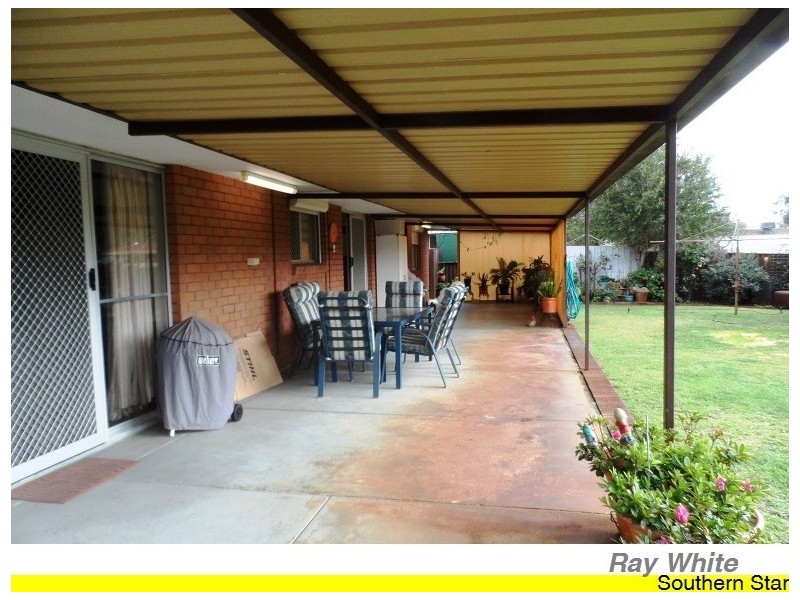 9 Cressida Way, Camillo WA 6111