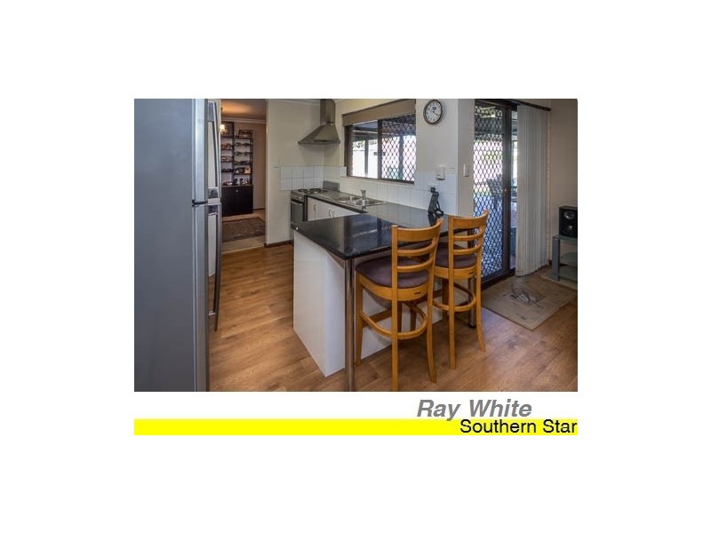 25 Ravenscroft Way, Kelmscott WA 6111