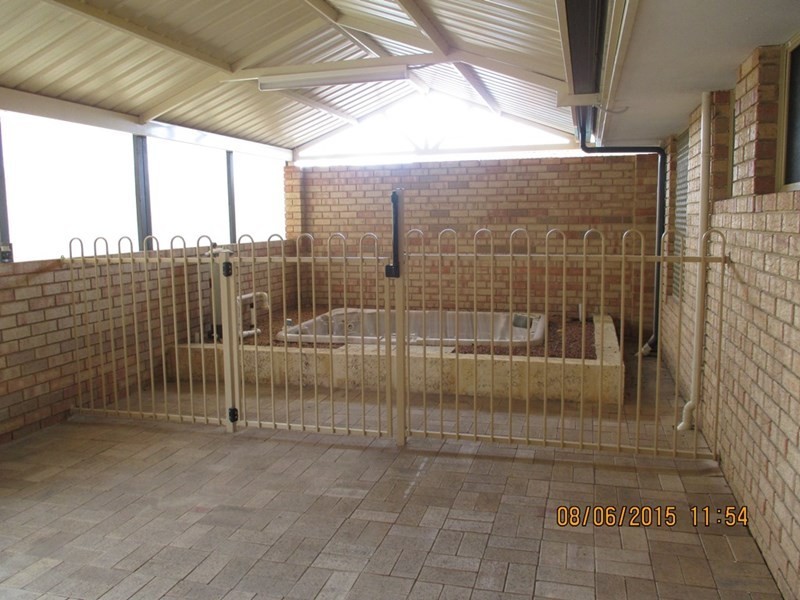 12 Piesse Place, Seville Grove WA 6112