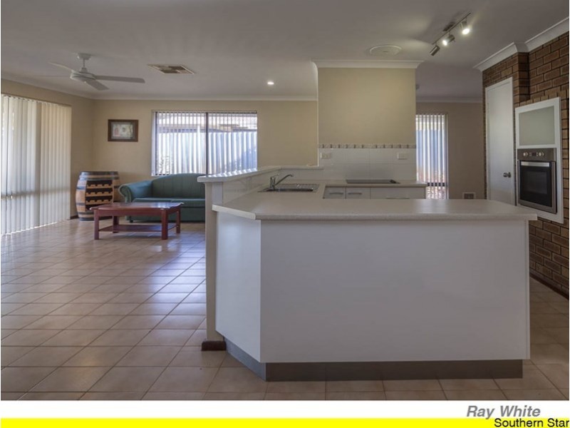 18 Balfour Street, Huntingdale WA 6110