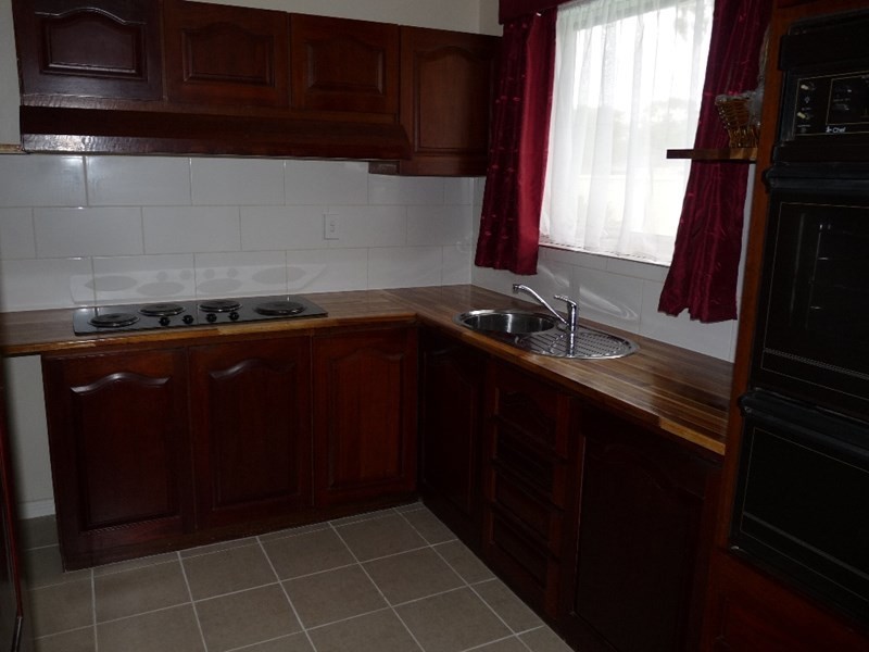 2 Cherry Way, Camillo WA 6111