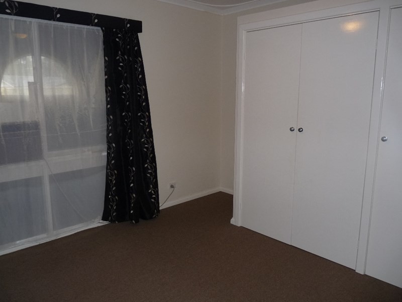 2 Cherry Way, Camillo WA 6111