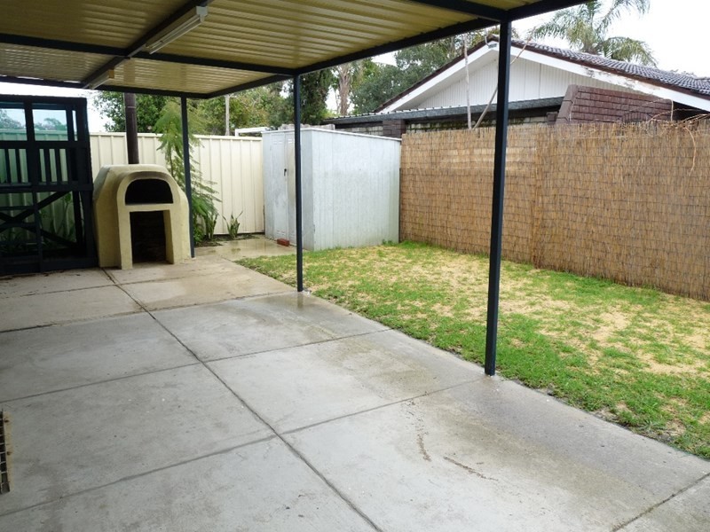 2 Cherry Way, Camillo WA 6111