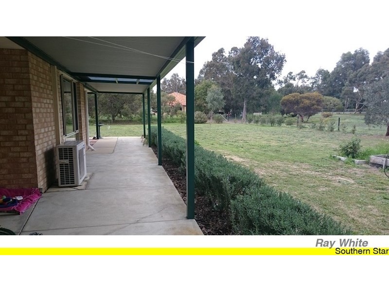 11 Mathews Close, Serpentine WA 6125