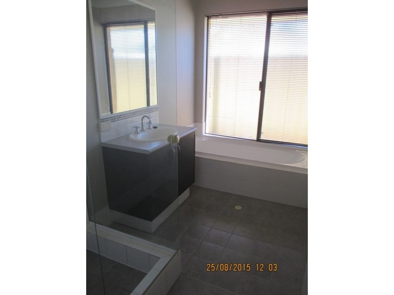 32 Teal Brook Circle, Seville Grove WA 6112