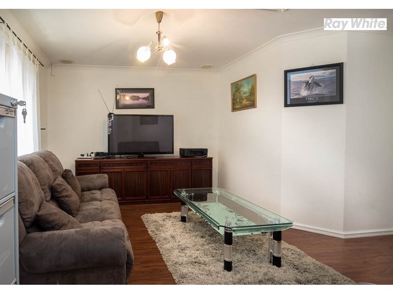 1 Lisbon Way, Seville Grove WA 6112