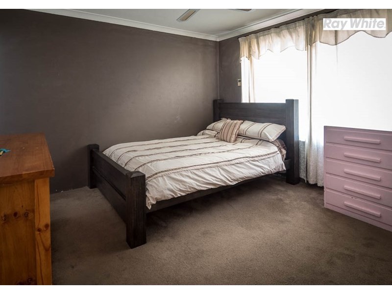 1 Lisbon Way, Seville Grove WA 6112