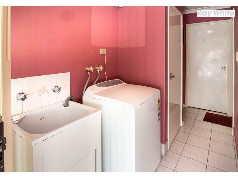 1 Lisbon Way, Seville Grove WA 6112