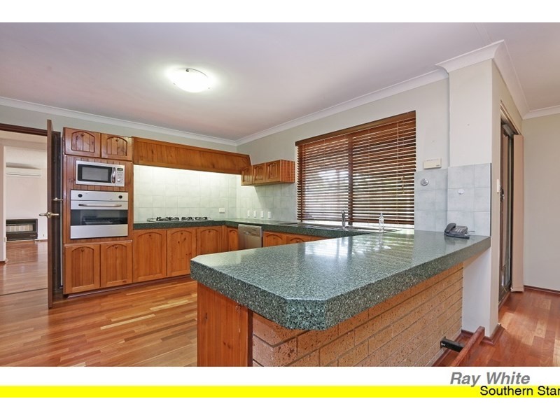 33 Third Avenue, Kelmscott WA 6111