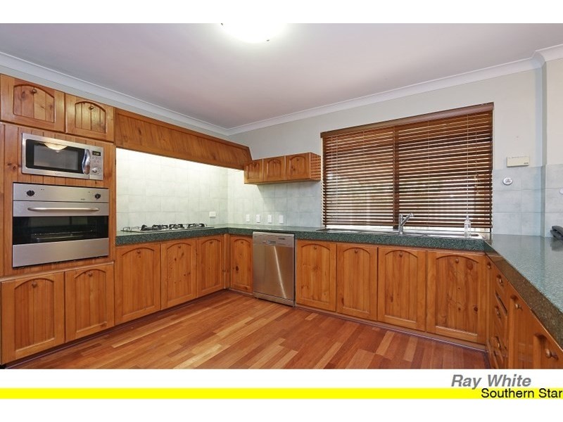 33 Third Avenue, Kelmscott WA 6111