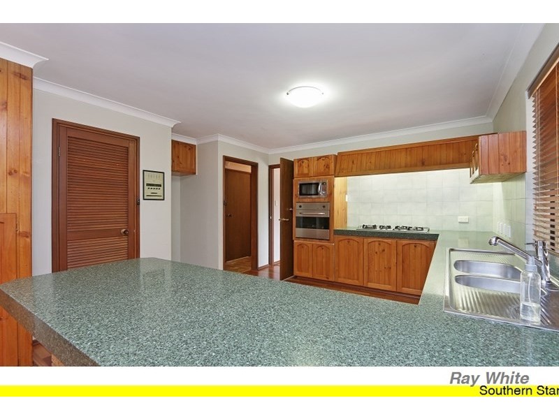 33 Third Avenue, Kelmscott WA 6111