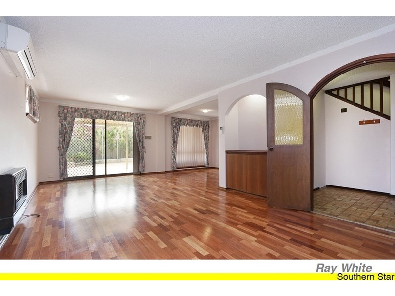 33 Third Avenue, Kelmscott WA 6111