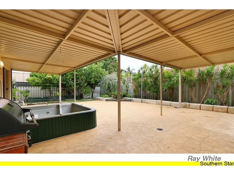 33 Third Avenue, Kelmscott WA 6111