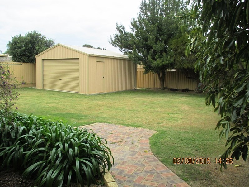 13 Magpie Place, Brookdale WA 6112