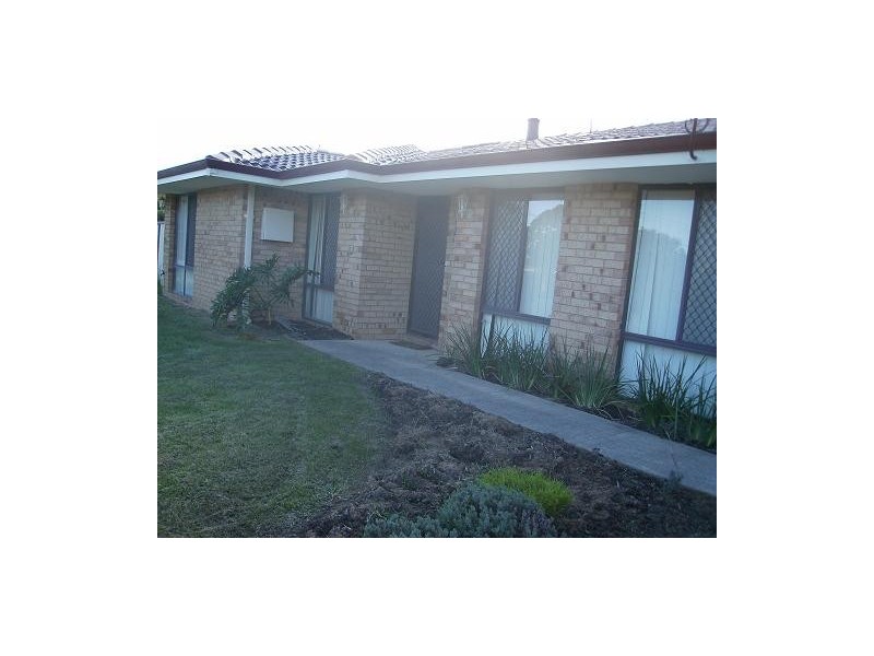 2 Barge Court, Armadale WA 6112