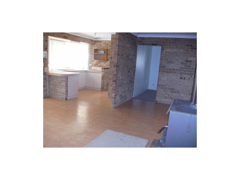 2 Barge Court, Armadale WA 6112