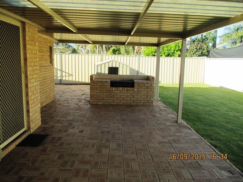 98 Brown Crescent, Seville Grove WA 6112