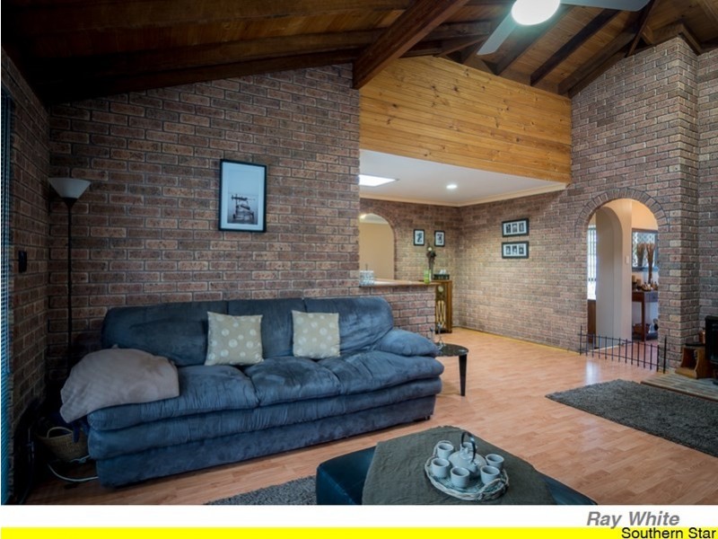 1 Crystal Court, Mount Richon WA 6112