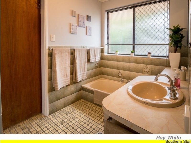 1 Crystal Court, Mount Richon WA 6112