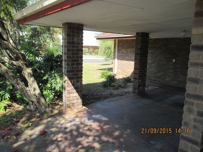 22 Dollis Way, Camillo WA 6111