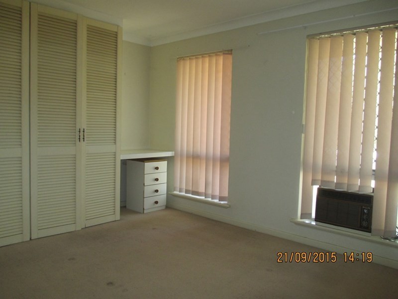 22 Dollis Way, Camillo WA 6111