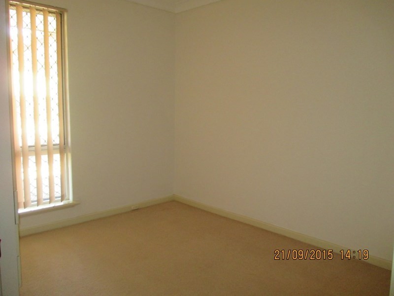 22 Dollis Way, Camillo WA 6111