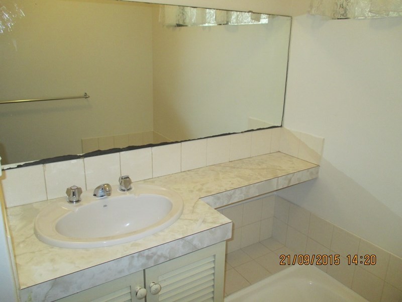 22 Dollis Way, Camillo WA 6111