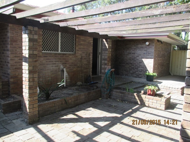 22 Dollis Way, Camillo WA 6111