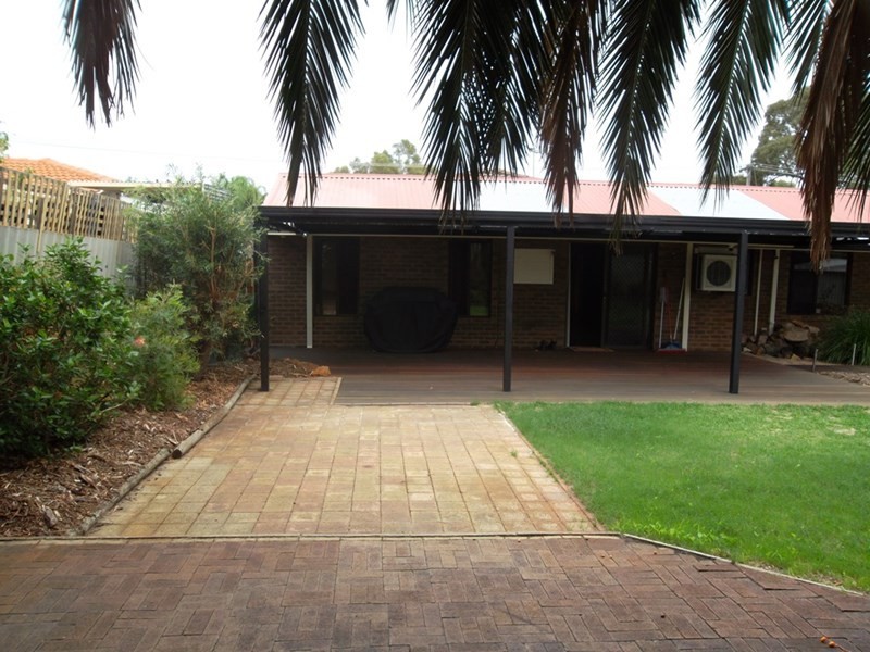 49 Grovelands Drive, Camillo WA 6111