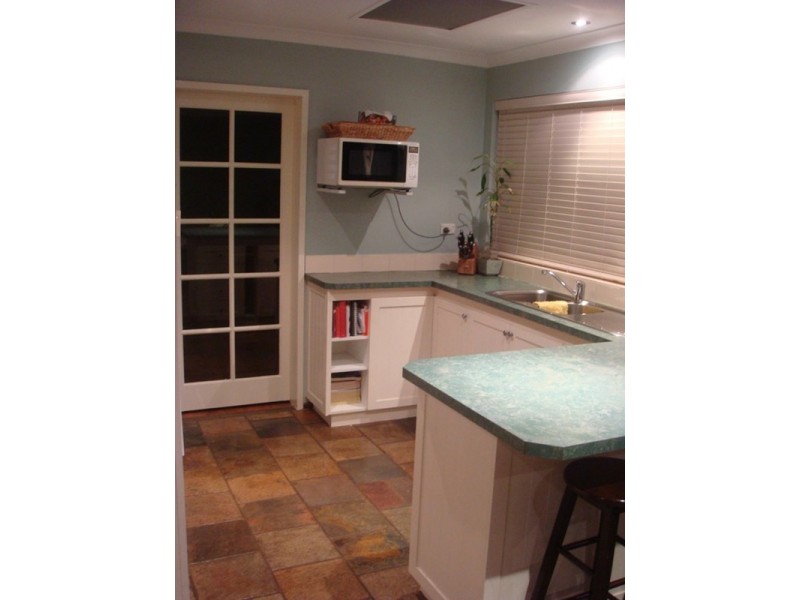 49 Grovelands Drive, Camillo WA 6111