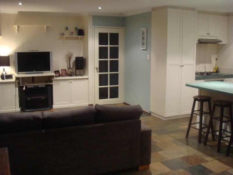 49 Grovelands Drive, Camillo WA 6111