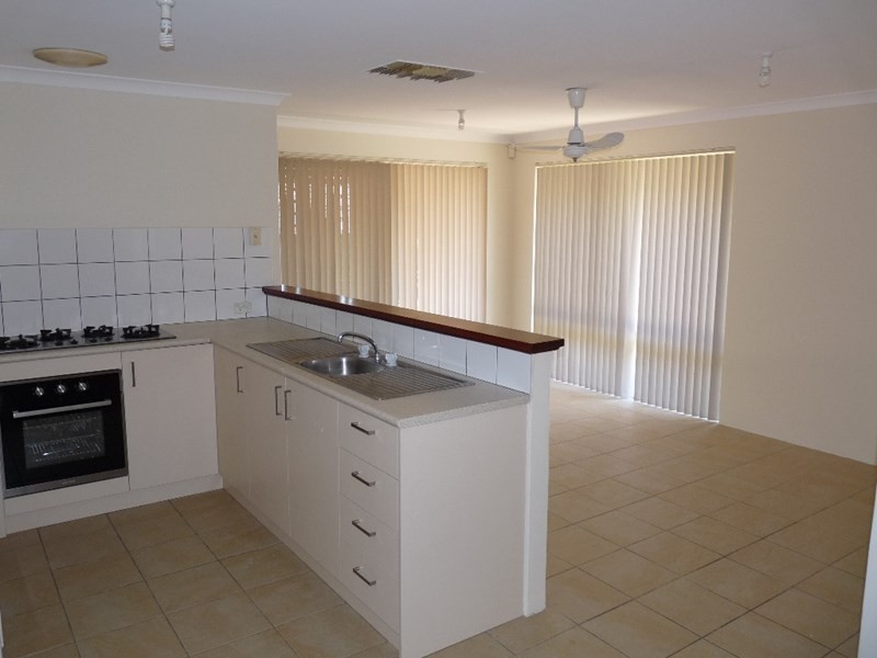 11 Settlers Way, Gosnells WA 6110