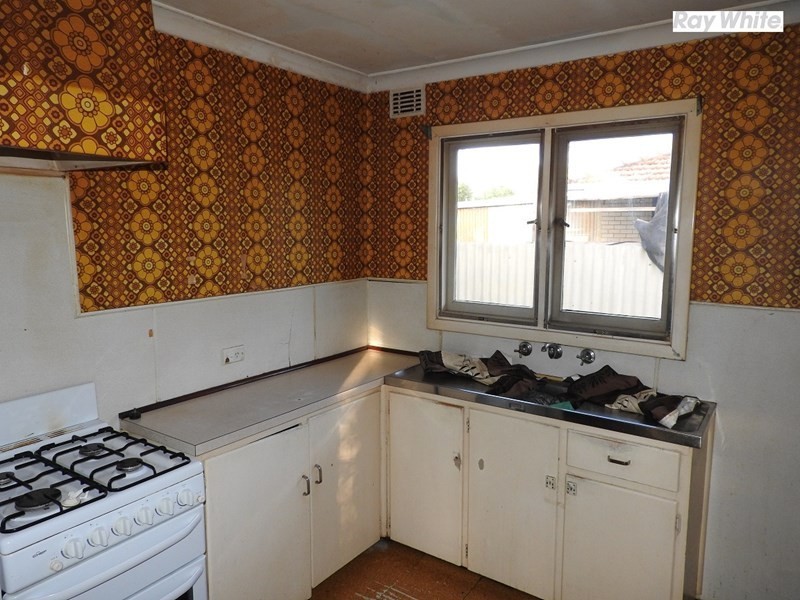 231 Seventh Road, Armadale WA 6112