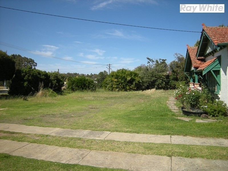 21 River Avenue, Maddington WA 6109