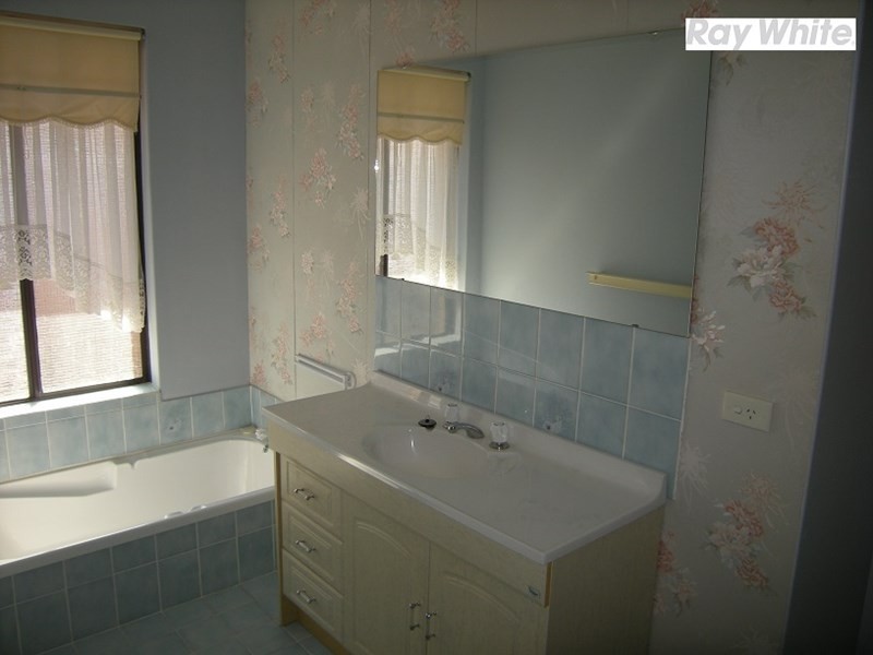 48 Aussat Drive, Kiara WA 6054