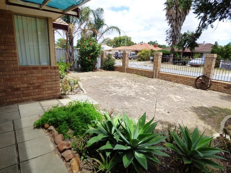 4 Kingfisher View, Brookdale WA 6112