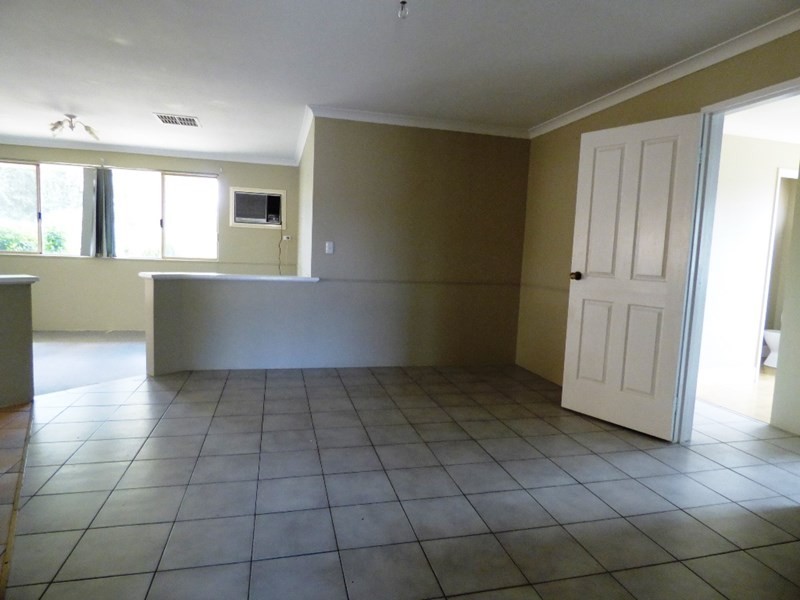 4 Kingfisher View, Brookdale WA 6112