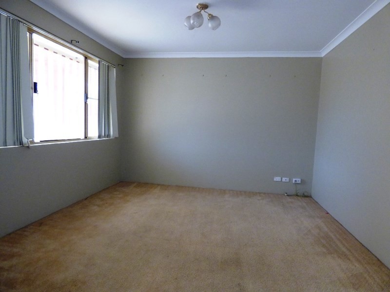 4 Kingfisher View, Brookdale WA 6112