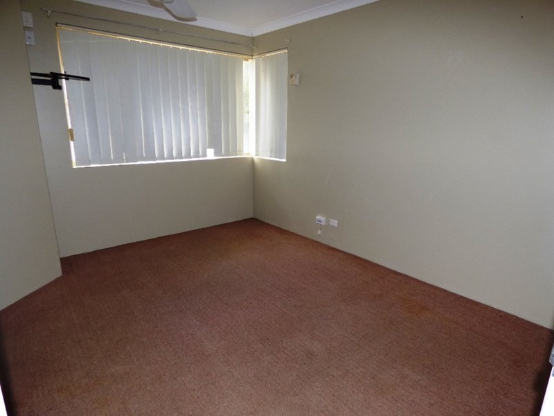 4 Kingfisher View, Brookdale WA 6112