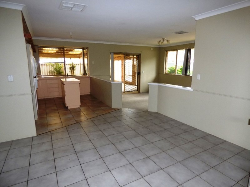 4 Kingfisher View, Brookdale WA 6112